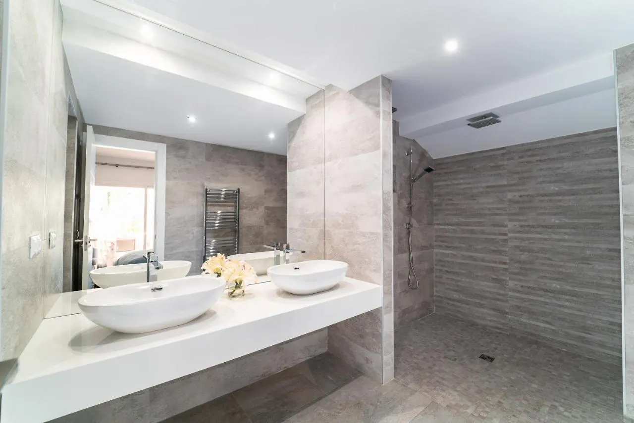 Bright New Apartment In Puente Romano Marbella